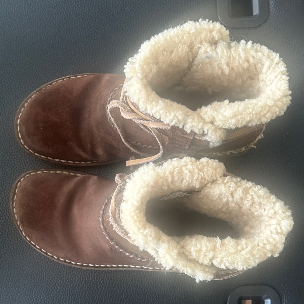 UGG Brown Winter Boots with Cream Accents - Picture 9 of 9